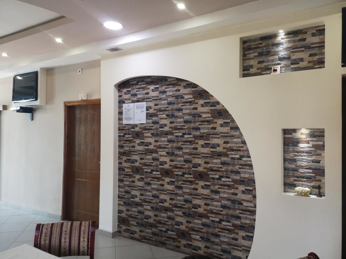 Отель Hotel Delta Плевля-28