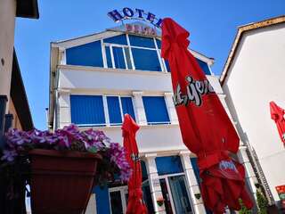 Отель Hotel Delta Плевля-0
