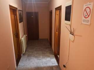 Отель Hotel Delta Плевля Классический трехместный номер-3