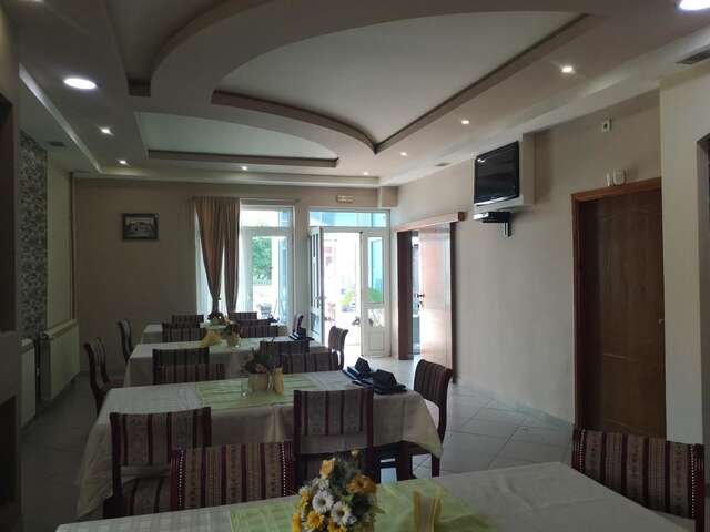 Отель Hotel Delta Плевля-25