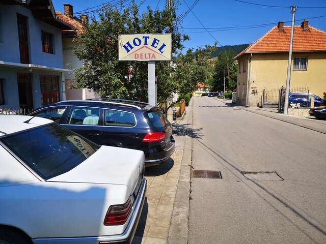 Отель Hotel Delta Плевля-5
